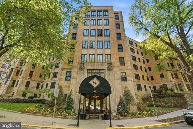Building Photo - 2032 Belmont Rd NW