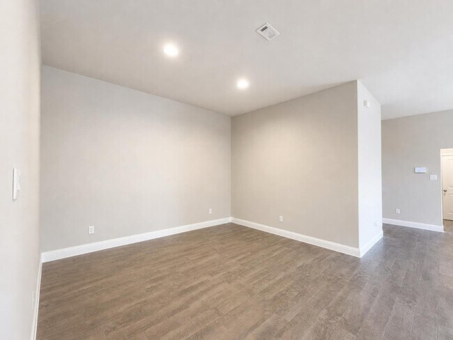 Building Photo - 1017 Greencove Dr
