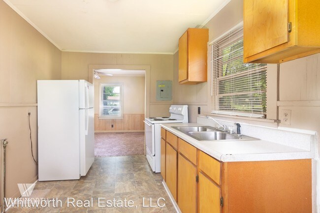 Building Photo - 1818 15th Ave