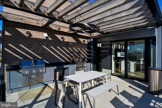 Building Photo - 1625 Eckington Pl NE