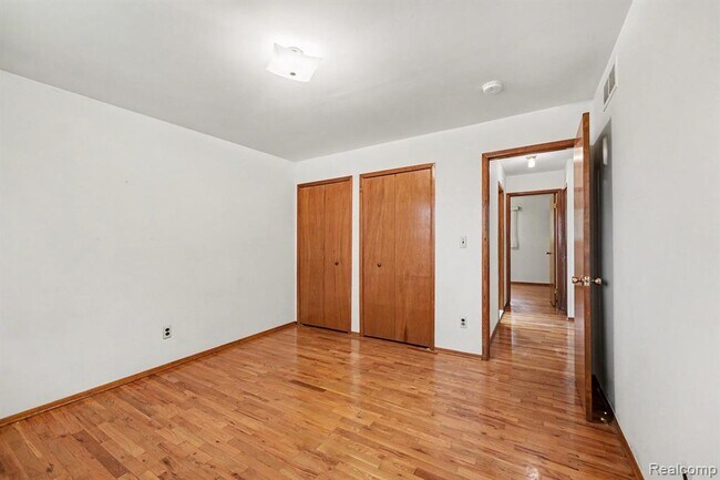 Building Photo - 35656 Saxony Dr