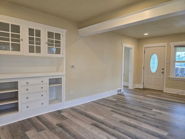 Building Photo - Alder Duplex