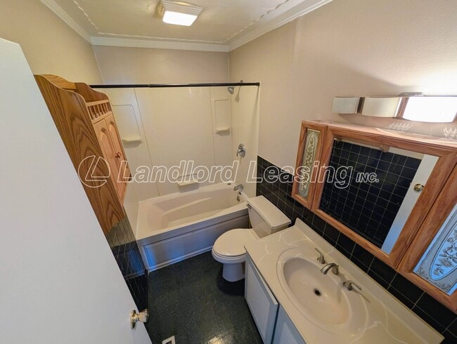 Building Photo - Rare 4 Bedroom Homewood Ranch with Garage
