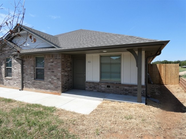 Building Photo - 409 Vail Cir