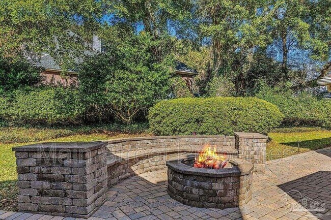 Building Photo - 4700 Bohemia Dr