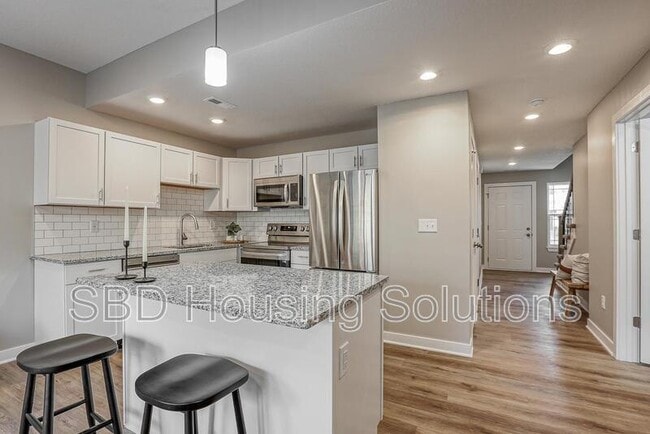 Building Photo - 2909 S Harvard Ave