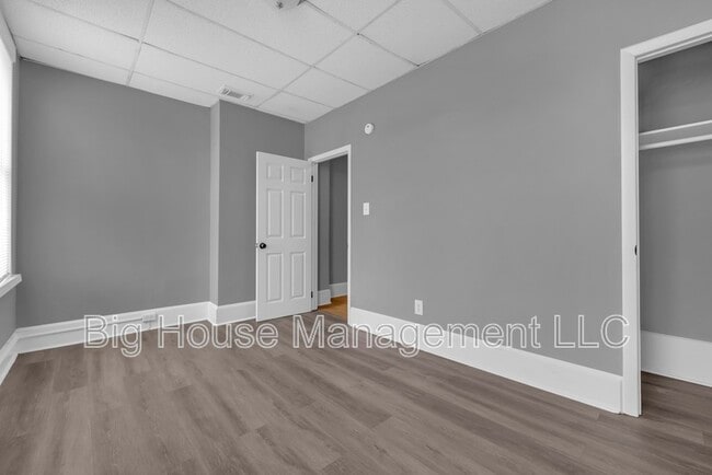 Building Photo - 339 E 25th St