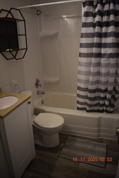 Building Photo - 5321 Pratt St