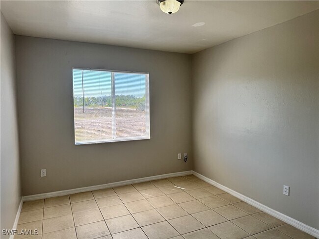 Building Photo - 2121 Snead Dr
