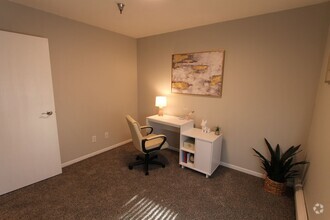 Building Photo - Amazing updates on this 3 bedroom apartmen...