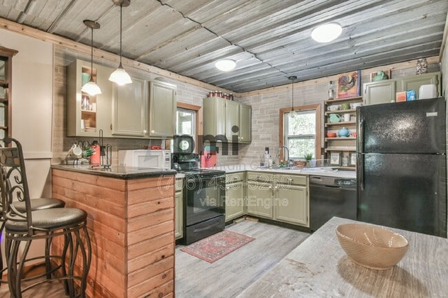 Building Photo - 43 Davis Gap Rd