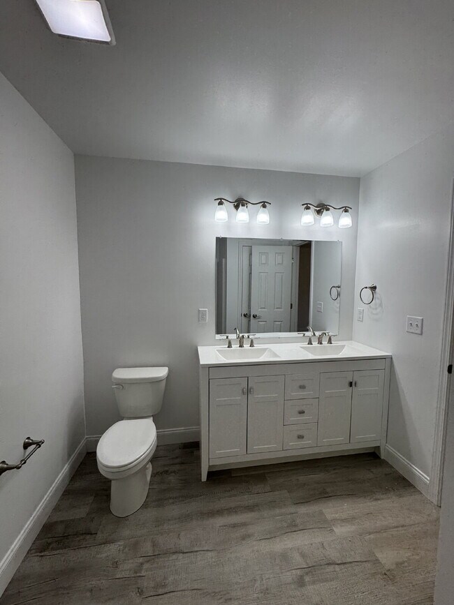 Building Photo - "Charming 3-Bedroom Retreat in Mars Hill: Cozy Comfort with 2 Full Baths!"