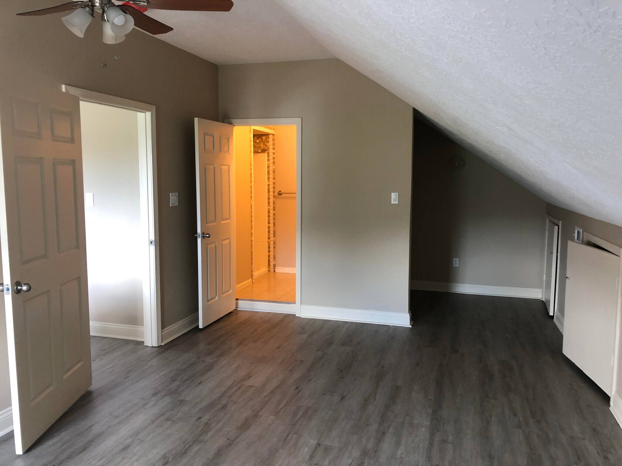 Building Photo - 4449 Brown St