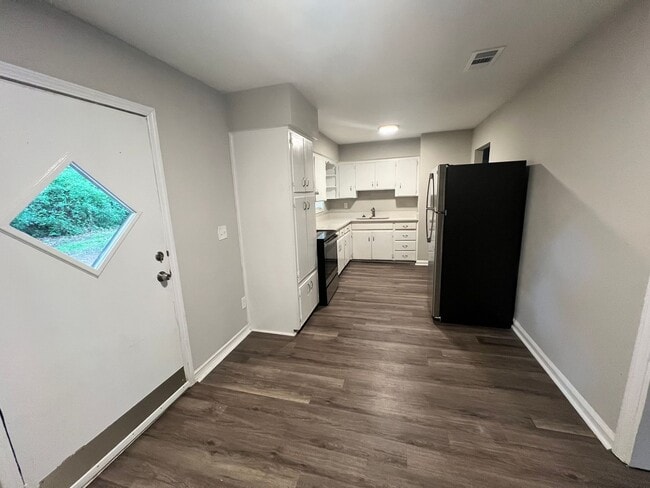 Building Photo - Must See! Recently Reduced!