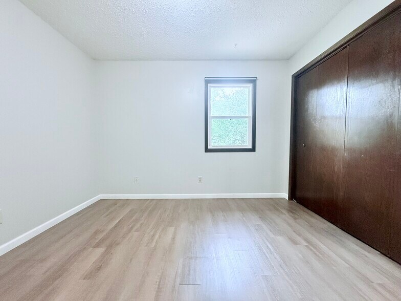 Bed #1 - 2302 W 3rd St