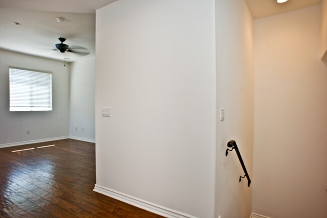 Building Photo - 2339 Chiquita Ln