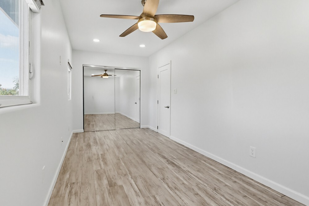 Bedroom - 9234 -9236 Winter Gardens Blvd