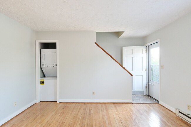 Building Photo - Dog-Friendly Duplex Near Parks and Downtown