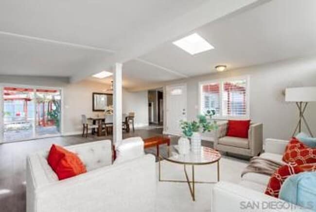 Building Photo - 3BR 2BA house for rent in prime Clairemont  location