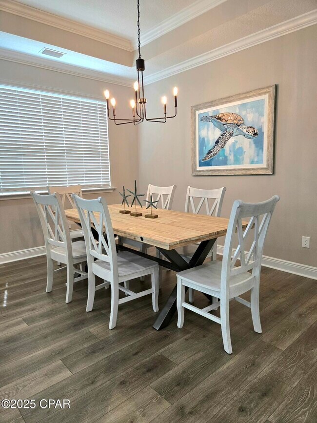 Building Photo - 8645 Weekend Dr