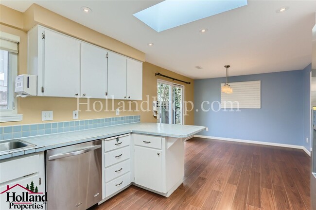 Building Photo - Gorgeous 3 Bedroom Home with SwimSpa Avail...