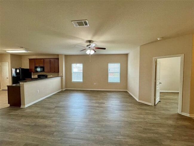 Building Photo - 3301 Stirrat St