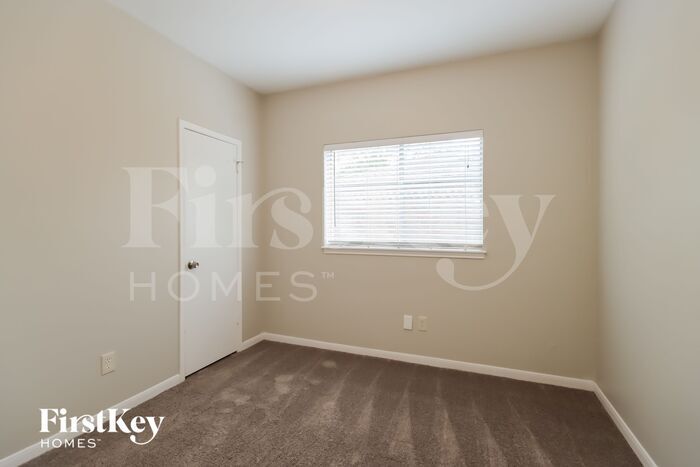 Building Photo - 3919 Algernon Dr