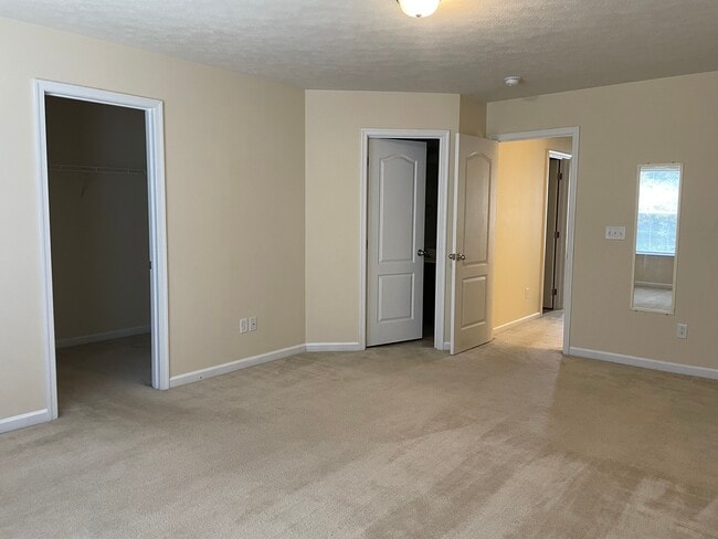 Building Photo - 342 Falcon Run