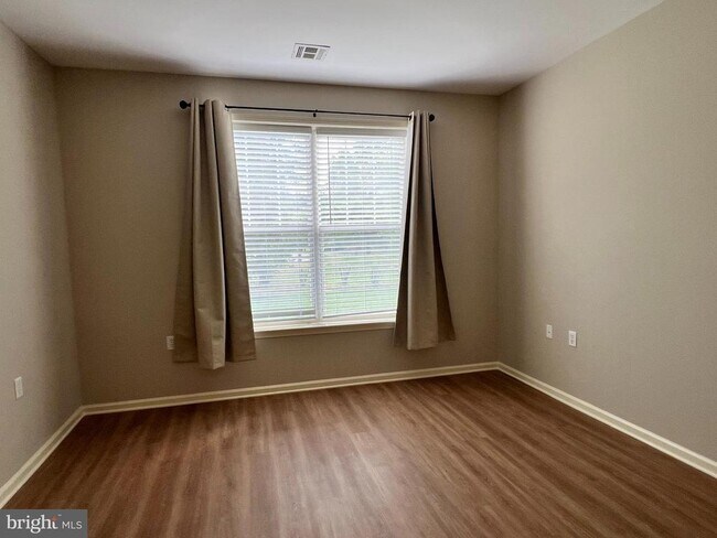 Building Photo - 212 Masterson Ct