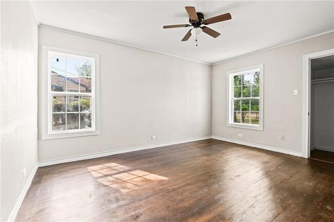 Building Photo - 1367 Normandy Dr