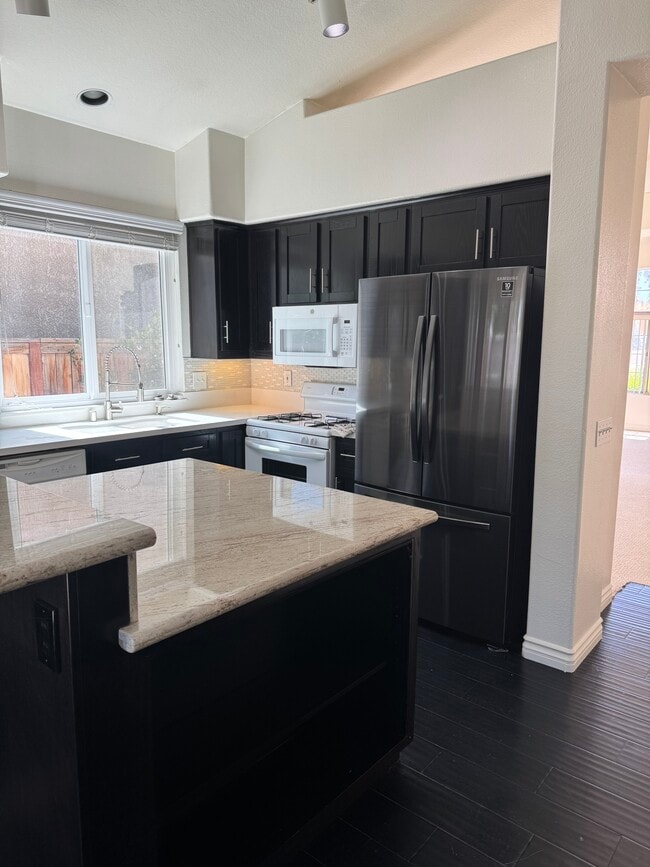 Building Photo - 13885 Portofino St