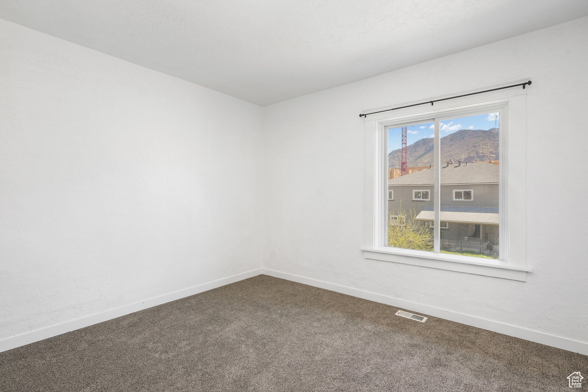 Building Photo - 832 25th St