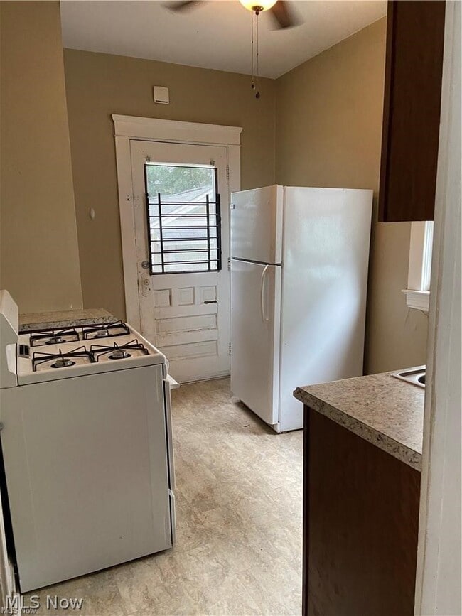 Building Photo - 2628 E 124th St