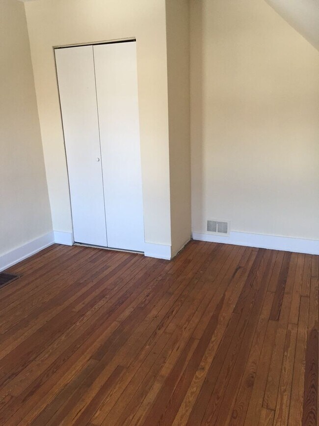 Interior Photo - 3400 Ormond Ave