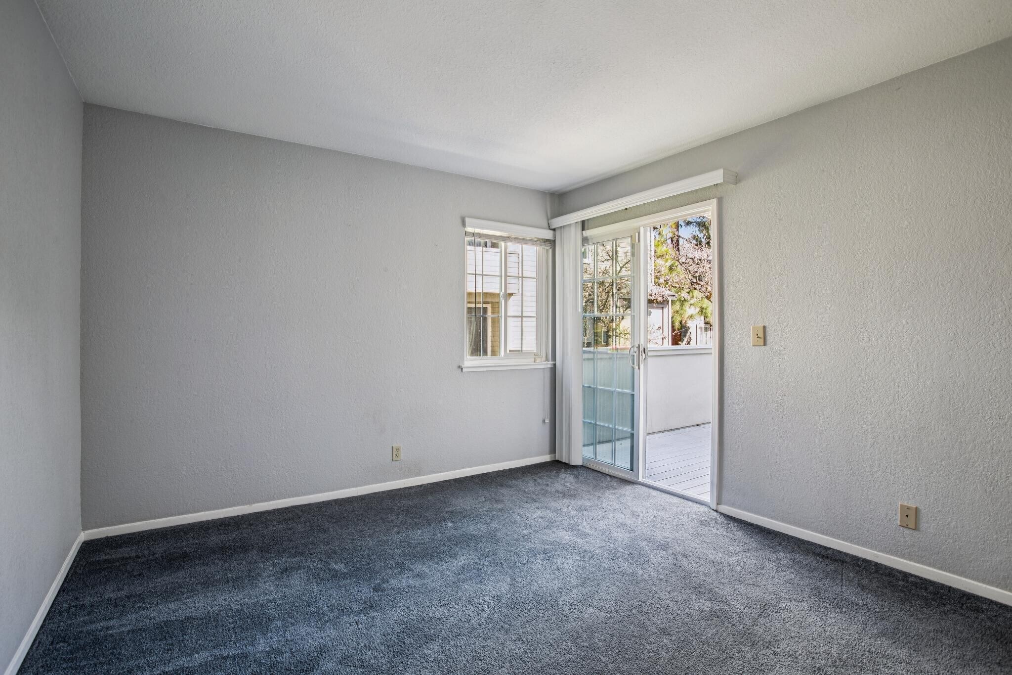 Building Photo - 600 Canyon Oaks Dr