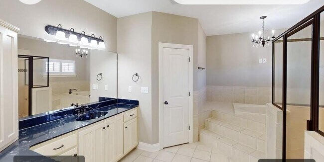 Building Photo - 763 Fairway Pointe Cove W