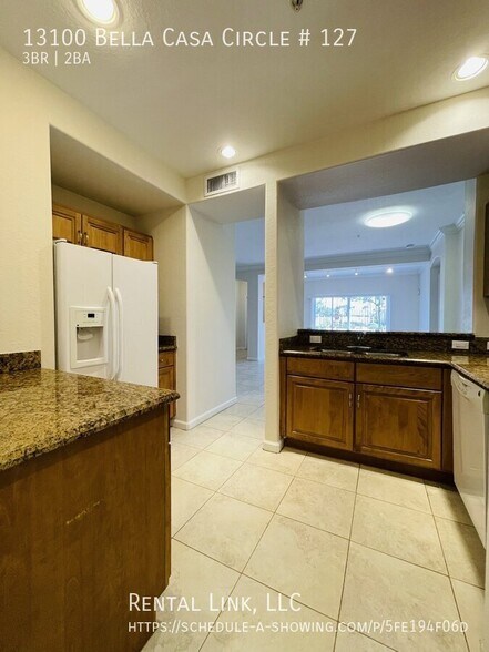 Building Photo - 13100 Bella Casa Cir