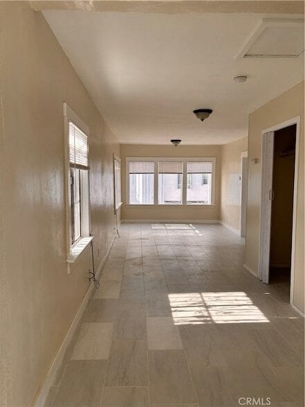 Building Photo - 3672 S Western Ave