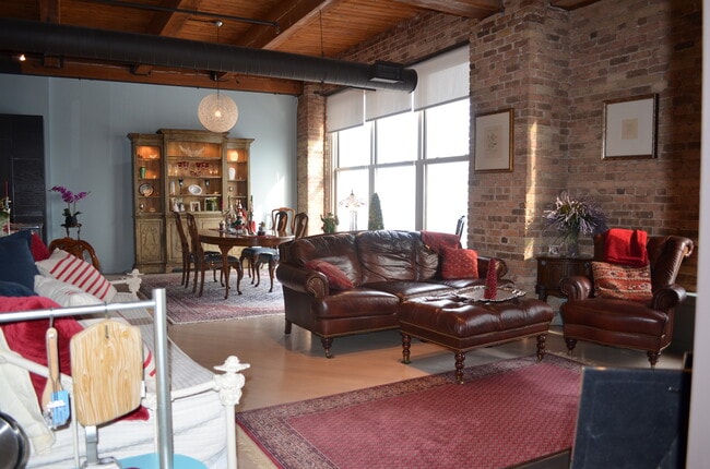 Building Photo - 540 N Lake Shore Dr