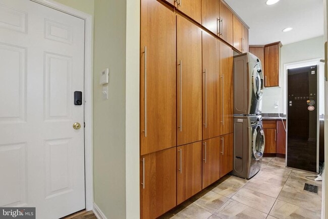 Building Photo - 2868 Pebble Beach Dr