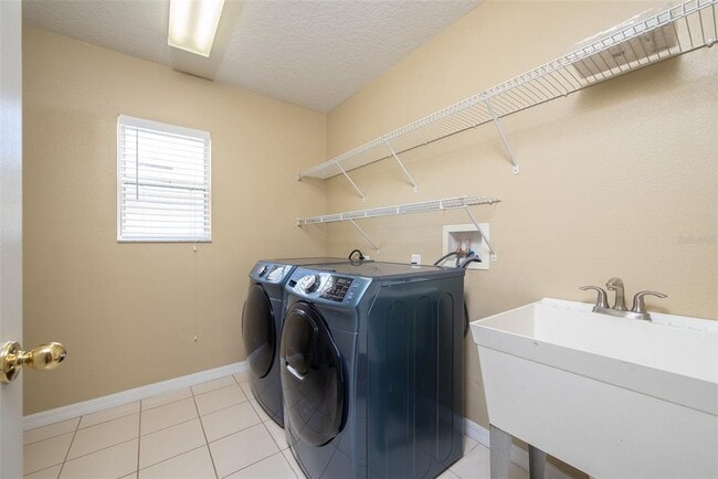 Building Photo - 207 Black Springs Ln