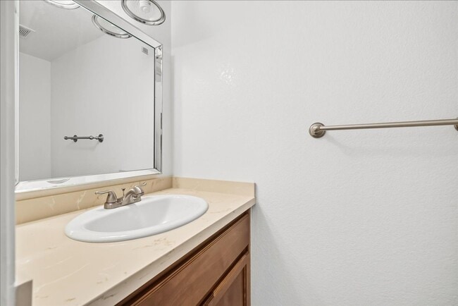 Building Photo - 2289 Sandcastle Way