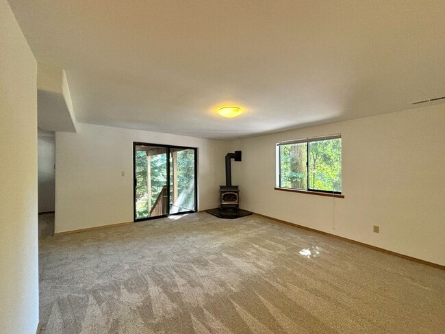 Building Photo - Fanstatic home in Sudden Valley Community!