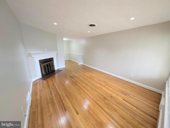 Building Photo - 6643 23rd Pl