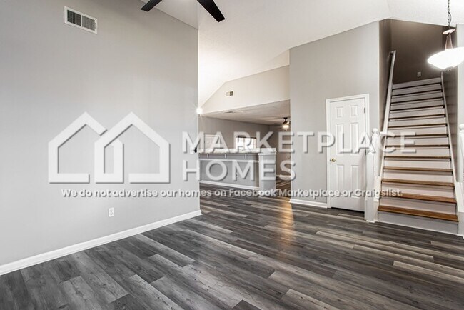 Building Photo - 832 Asbury Way