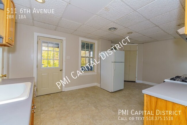 Building Photo - Beautifully maintained, 2nd floor, 2 bedrm...