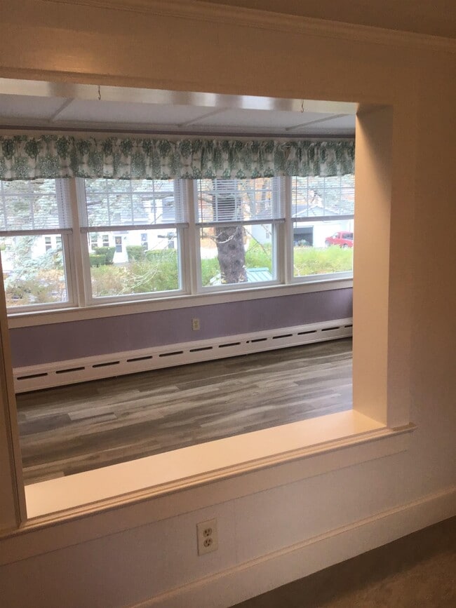 Building Photo - 132 Pine St