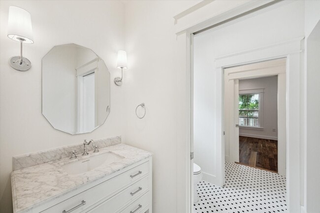 Building Photo - 1514 31st St