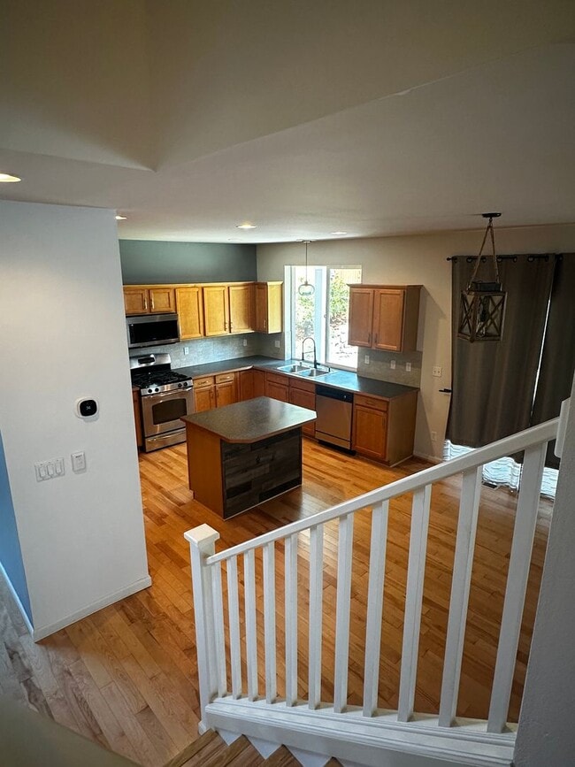 Building Photo - Gorgeous 4 Bedroom Lake Stevens Home in Cr...