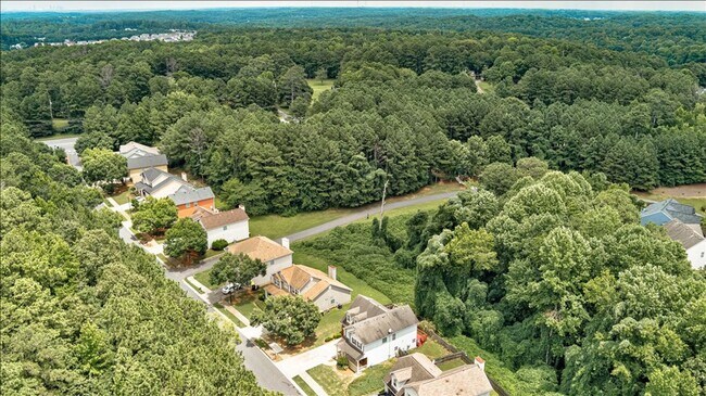 Building Photo - Welcome to this stunning 4-bedroom, 2.5-ba...